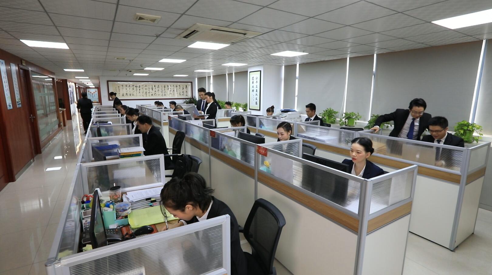 授薪律师招聘（政府部门工作经历）